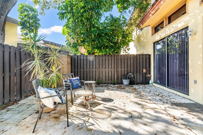 Building Photo - 7920 NW 11th Ct