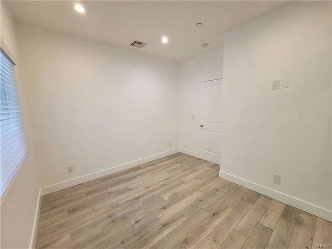 Building Photo - 5726 Cartwright Ave