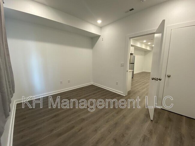 Building Photo - 4936 W Thompson St