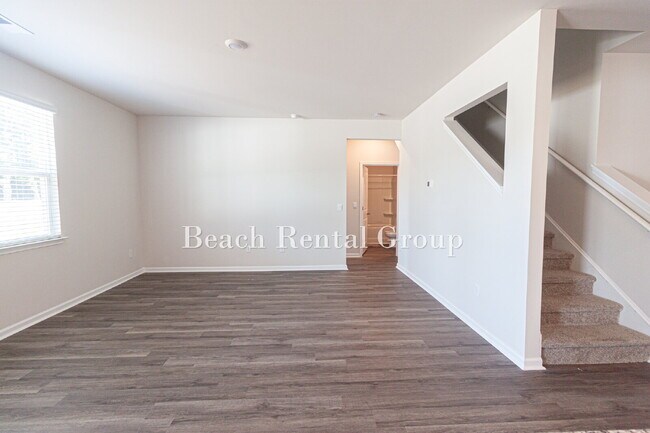 Building Photo - 5 Bedroom Home in Myrtle Beach