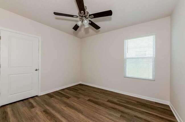 Building Photo - 7912 Majestic Palms Ct