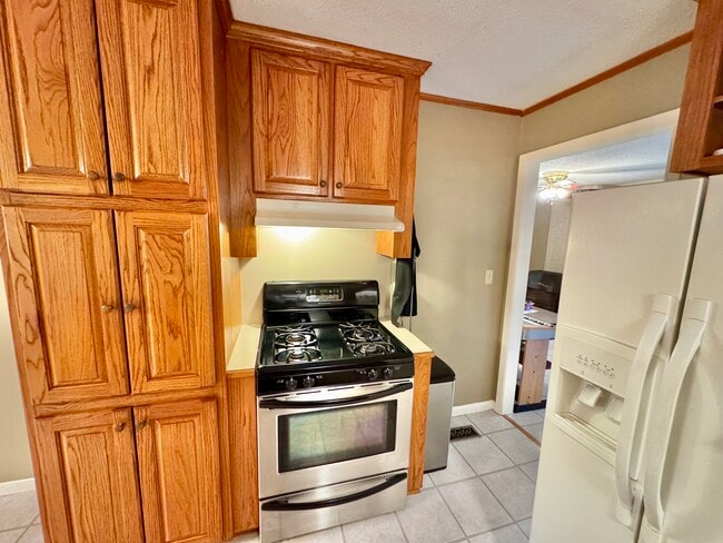 Building Photo - 307 N Union Ave