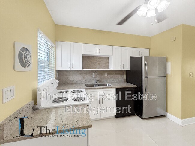 Building Photo - 5505 Hernandes Dr