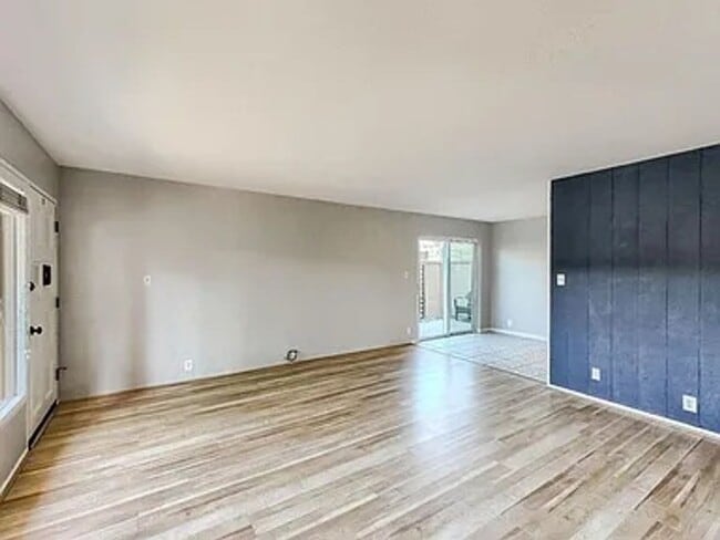 Building Photo - All Utilities Included! Charming 2-Bedroom...