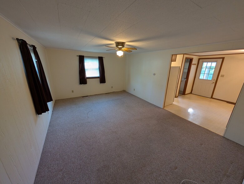 Building Photo - 6175 Zorn Rd