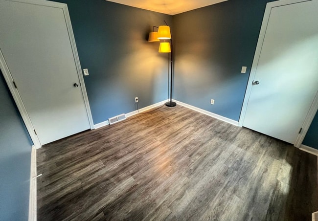 Building Photo - 257 Ellendale Cir