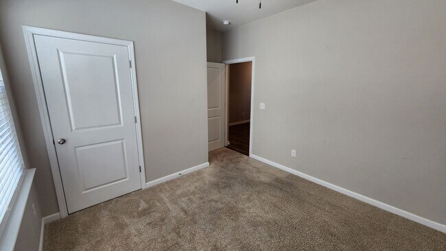 Building Photo - Simpsonville - Howards Park - One Level 4B...