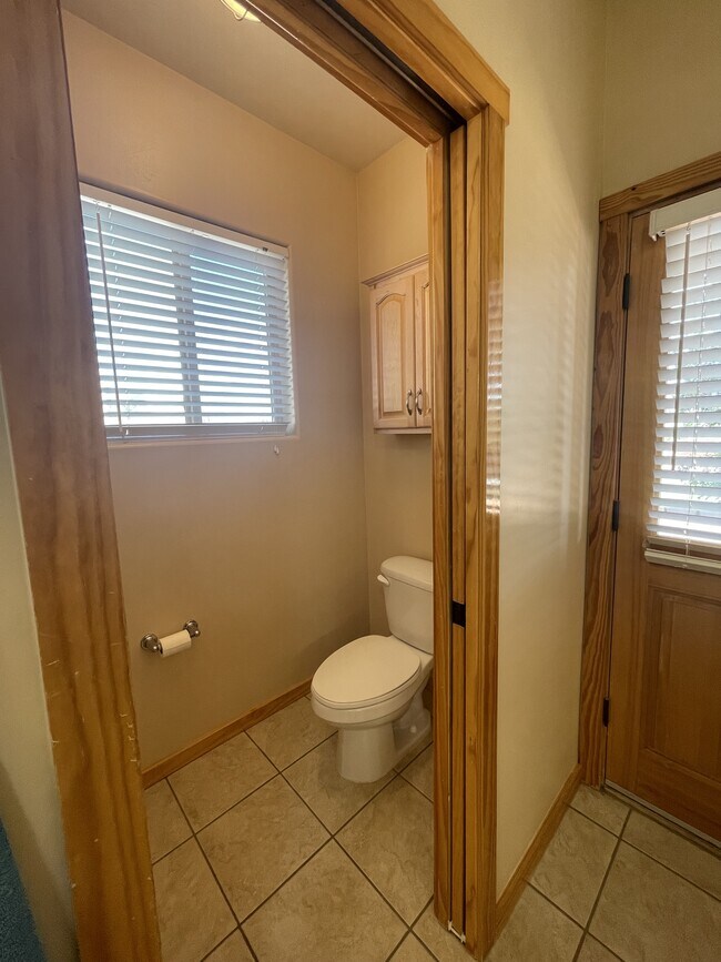 Building Photo - 6809 Chapingo Rd NE
