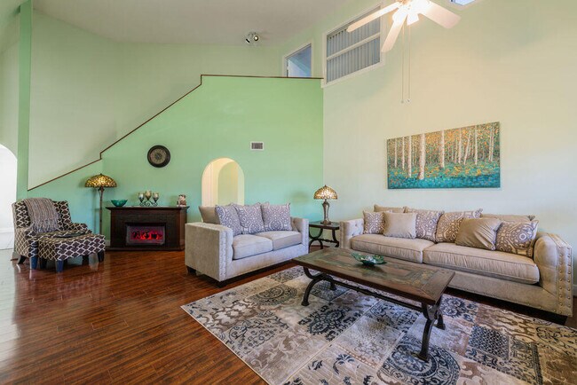 Building Photo - 1250 SW San Antonio Ave