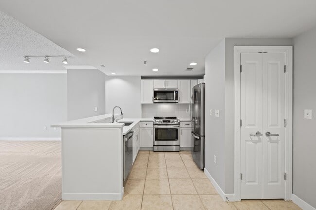 Building Photo - 777 7th St NW