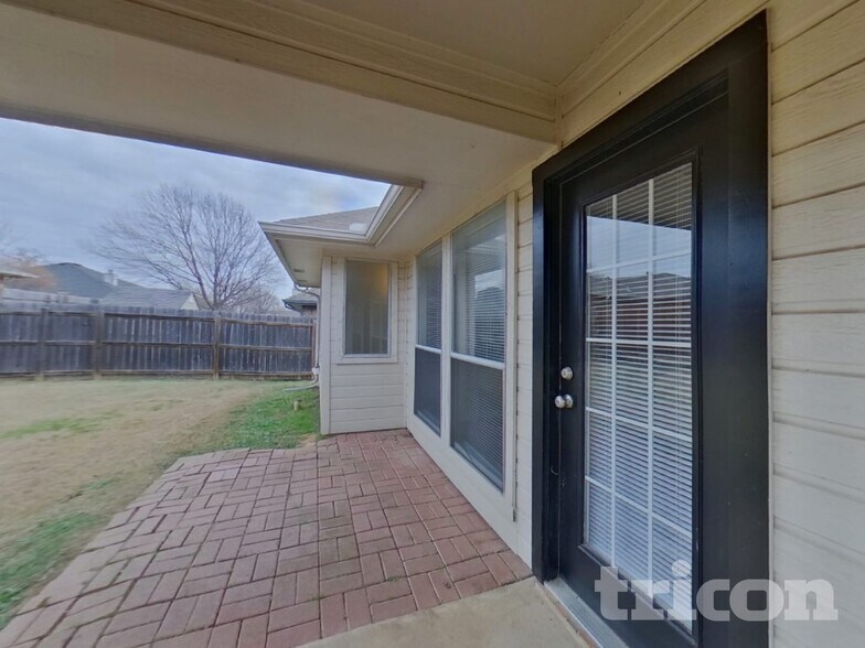 Building Photo - 7501 Ashcroft Cir