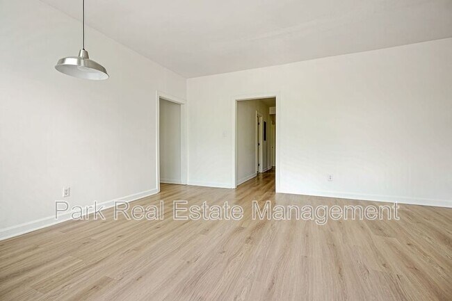 Building Photo - 505 N Greensboro St