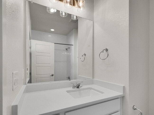 Building Photo - $2,850 - 2 Bed, 2.5 Bath Townhome in Broom...