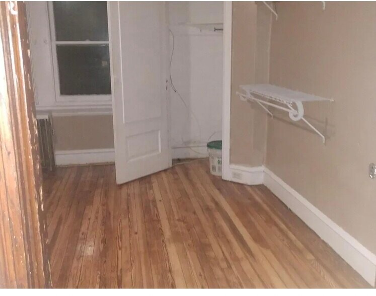 Front room - 5110 Wayne Ave