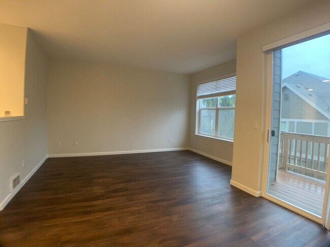 Building Photo - Remodeled Beautiful Progress Ridge Town home! 2 Bedrooms 2 Baths, 1628 Sq. Ft.