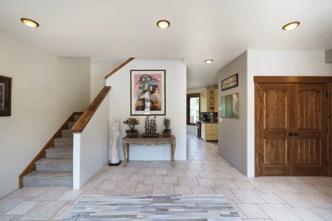 Building Photo - 35021 US-6