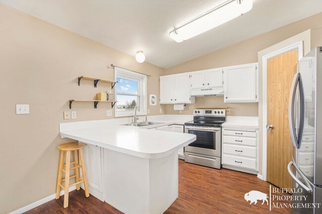 Building Photo - Spacious 6-Bedroom Home with Garden Oasis in Idaho Falls