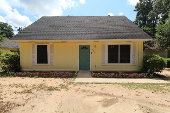 Primary Photo - Available 8/15 – Charming 3BR/2BA Milton H...