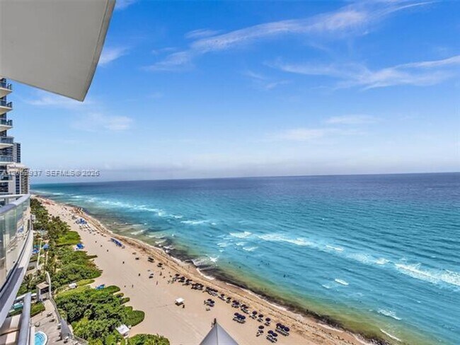 Building Photo - 17001 Collins Ave