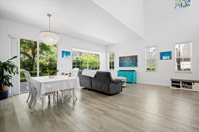 Building Photo - 956 Mill Creek Dr