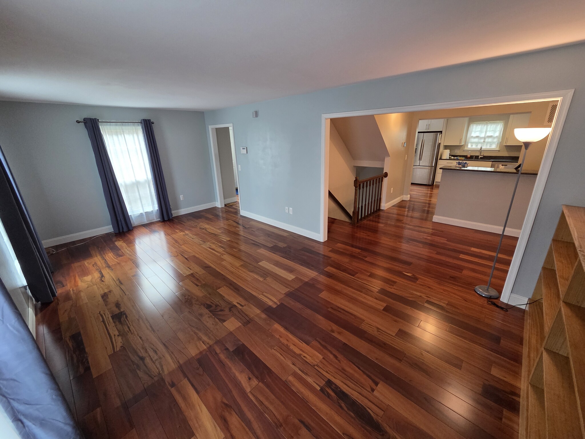 Living/Family - 115 Waltham Ct