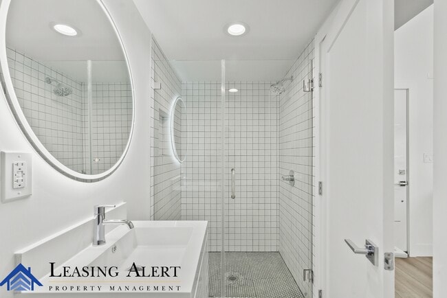 Building Photo - 5617 Klump Ave