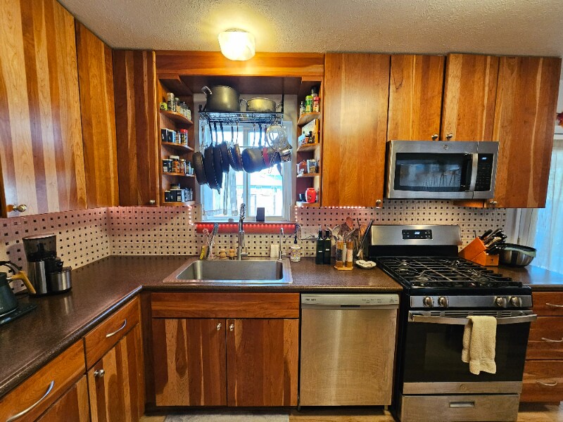 Building Photo - 880 35th St