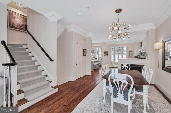 Building Photo - 705 Lyles Ln