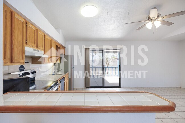 Building Photo - Charming Home with Private Backyard
