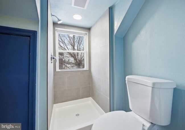 Building Photo - 3413 Yardley Dr