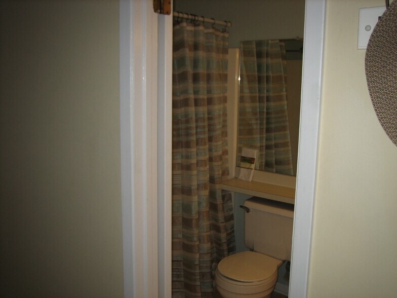 Building Photo - 1156 N Alston St