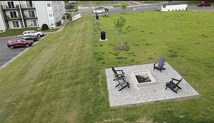 Building Photo - 1390 Hunters Rd