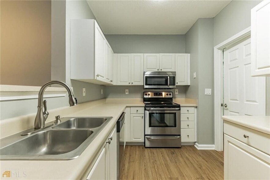 Building Photo - 711 Spring Heights Ln