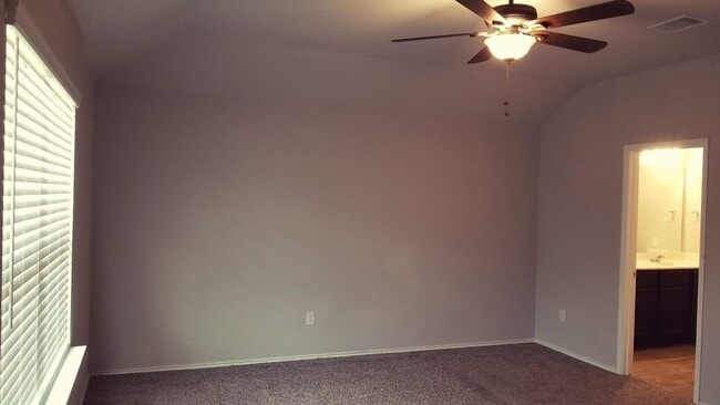 Building Photo - 519 Green Clover Ln