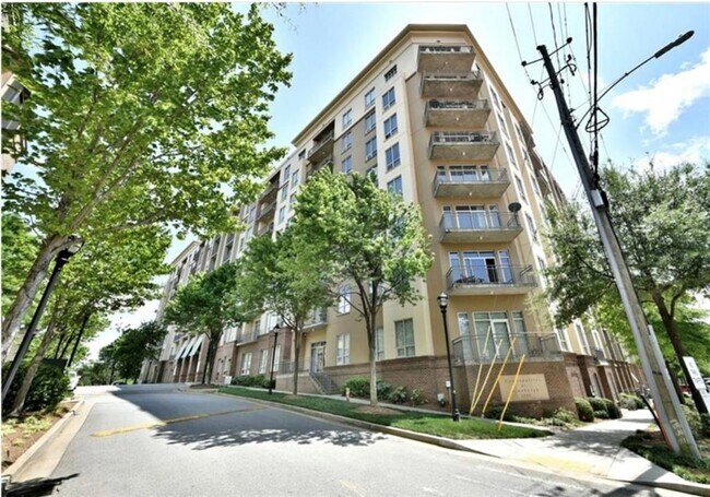 Building Photo - 711 Cosmopolitan Dr NE