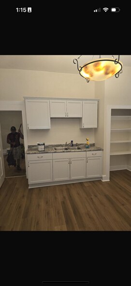 New Cabinets & Countertops - 217 W Mitchell St