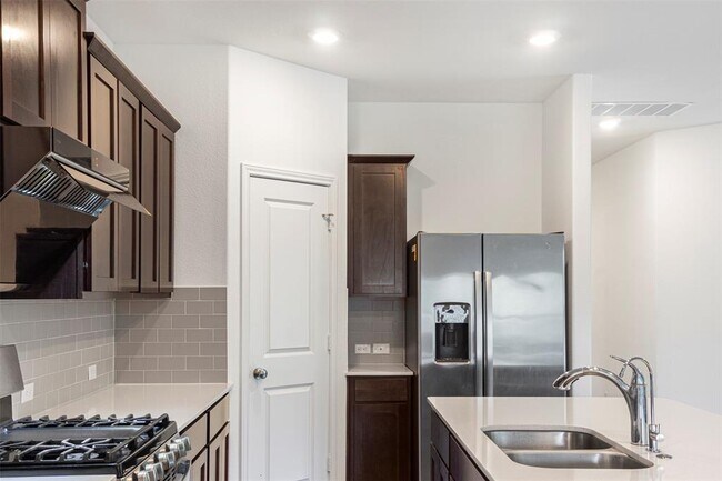 Building Photo - 1509 Brueggerhoff Rd