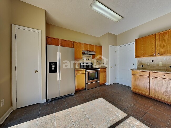 Building Photo - 136 N Honey Springs Ave