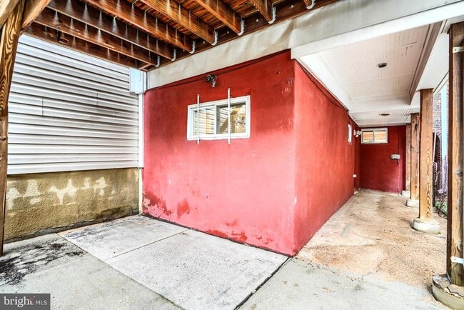 Building Photo - 1218 S Clinton St