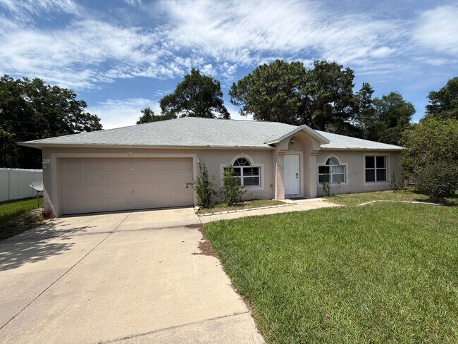 Building Photo - Great Home Great Location - 4 br 2 1/2 bath