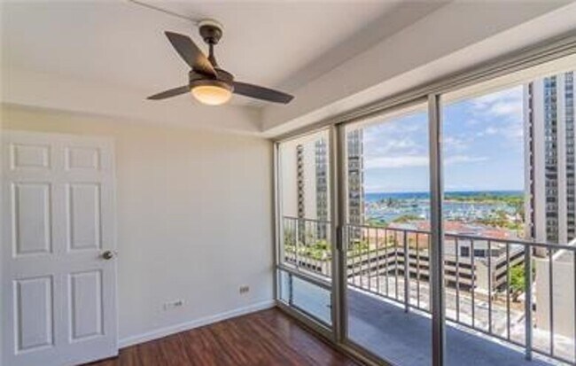 Building Photo - Pet Friendly, Secured, Lanai, AC, Private W&D