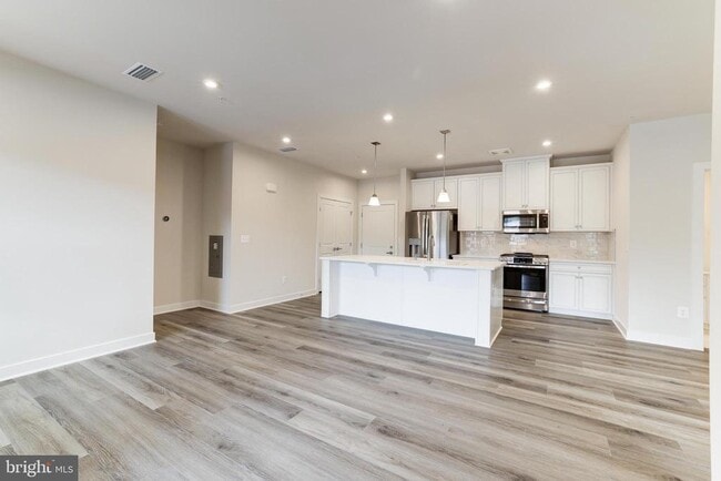 Building Photo - 46270 Mount Allen Ter