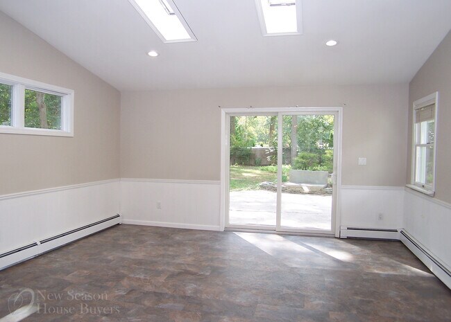 Building Photo - 126 Smith Ave