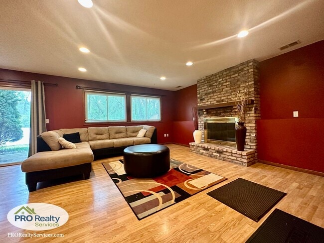 Building Photo - 13350 Timber Crest Dr