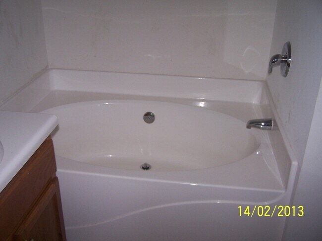 Building Photo - EXECUTIVE HOME ON GOLF COURSE IN GREAT VILLA RICA LOCATION!