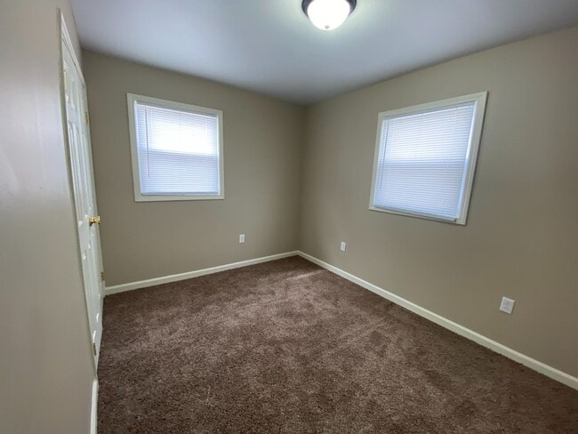 Building Photo - 4805 Spatz Ave