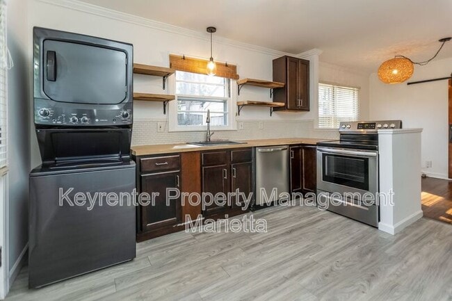 Building Photo - 540 Church Rd SE