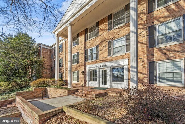 Building Photo - 7640 Tremayne Pl