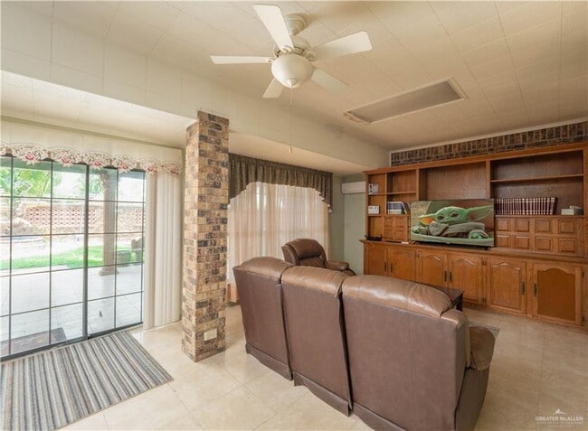 Building Photo - 36 Neuhaus Dr