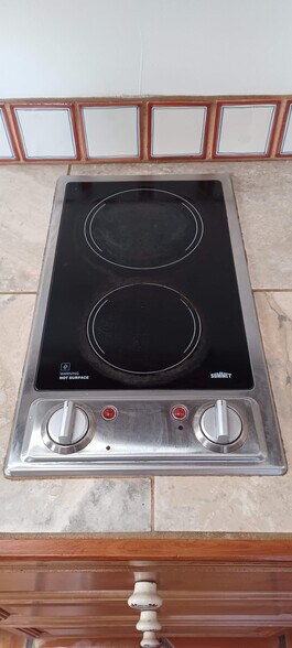 Building Photo - 608 Alicia St